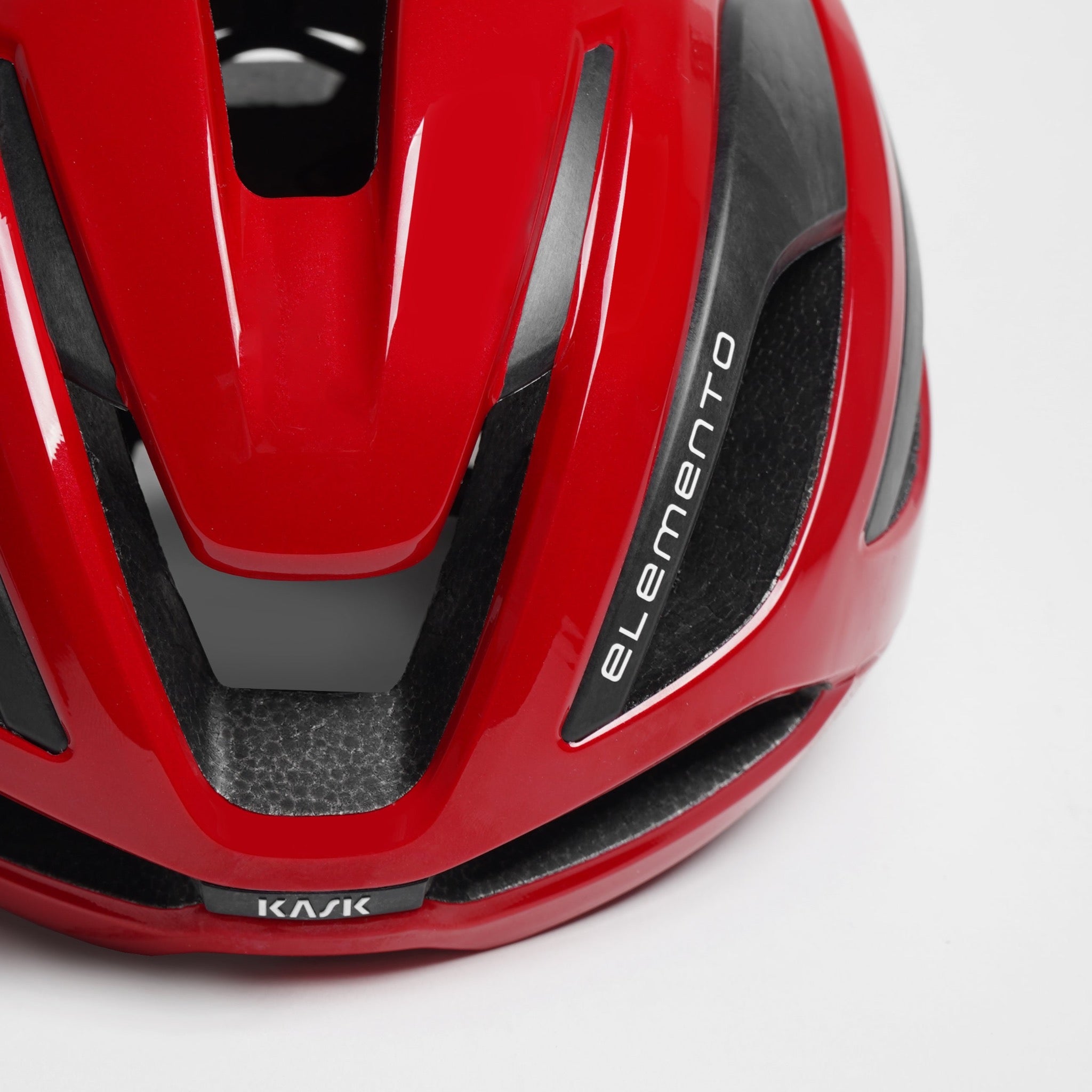 Kask Elemento i farven rød