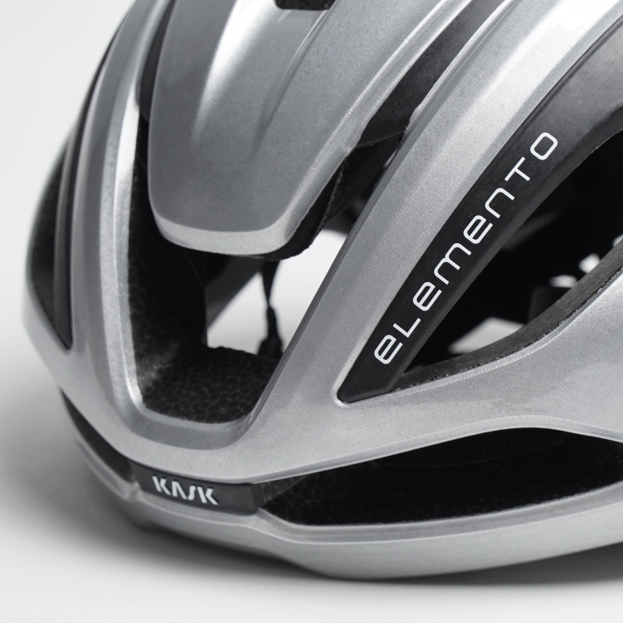 Cykelhjelm Kask Elemento i sølv.