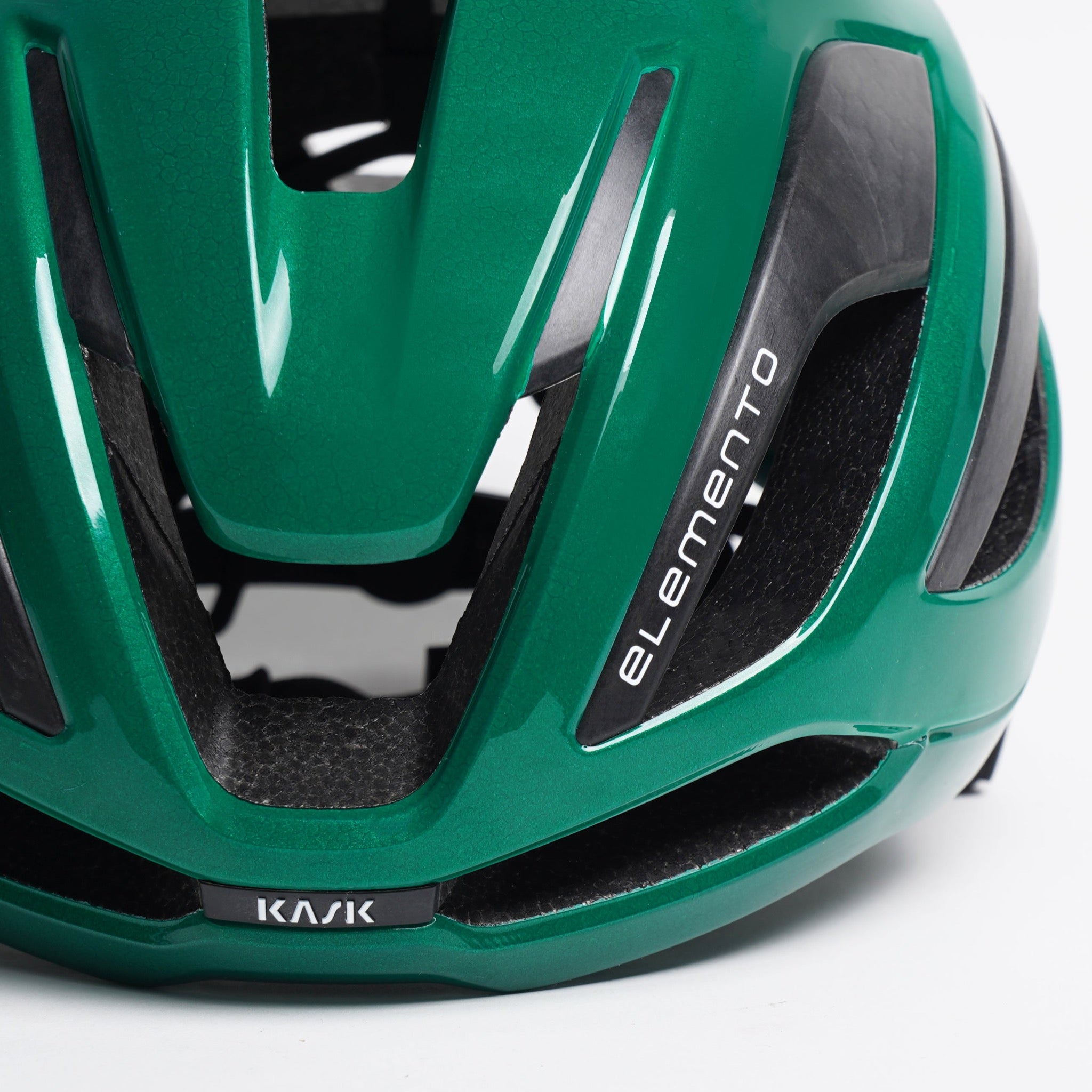 Kask Elemento i farven Beetle Green.